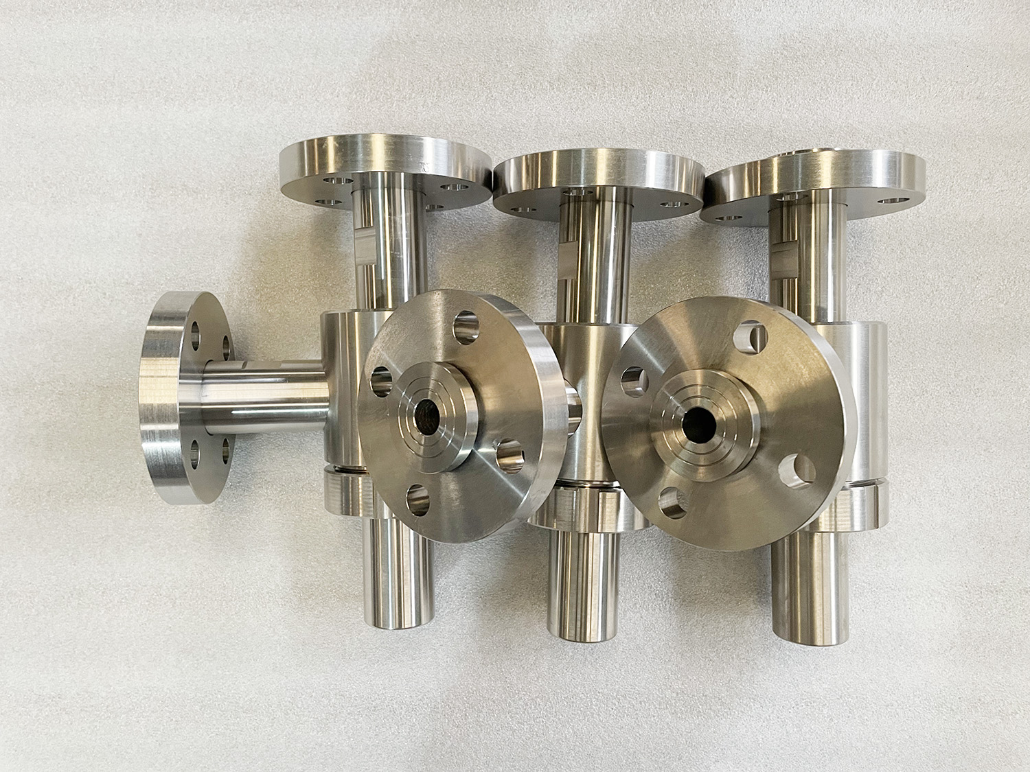 凱澤金屬深談鈦法蘭鈦閥門的標(biāo)準(zhǔn)工藝與加工注意事項